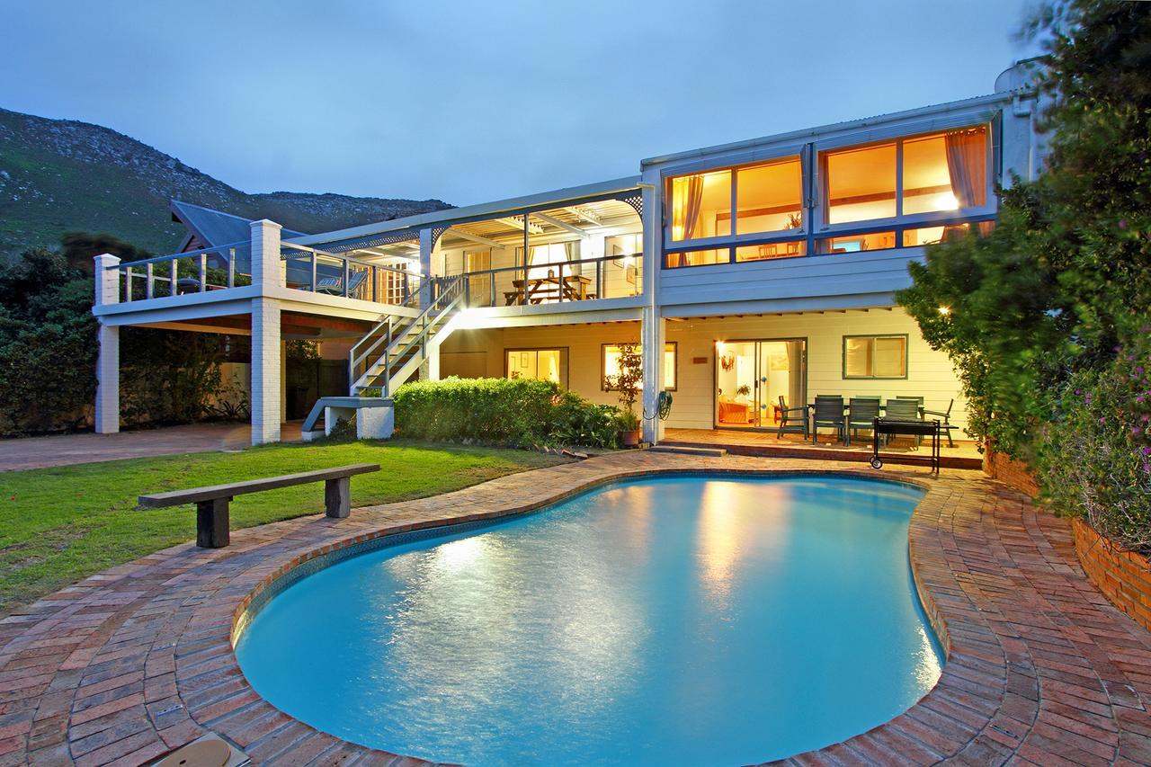 Atlantic Dream Beachfront Villa Scarborough Exterior foto